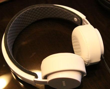 White Philips headphones photo