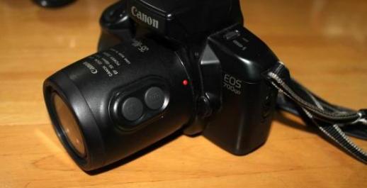 Canon EOS 700qd with 35-80mm lens photo