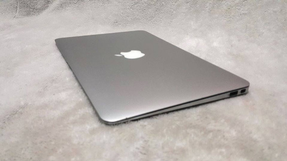 Macbook Air 13.3 inch photo